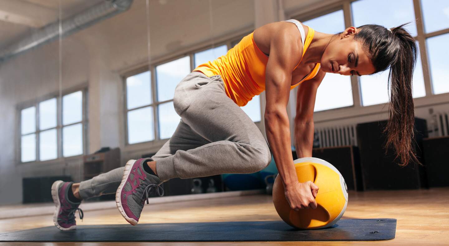 Como treinar para ganhar massa muscular? Treino de força para mulheres