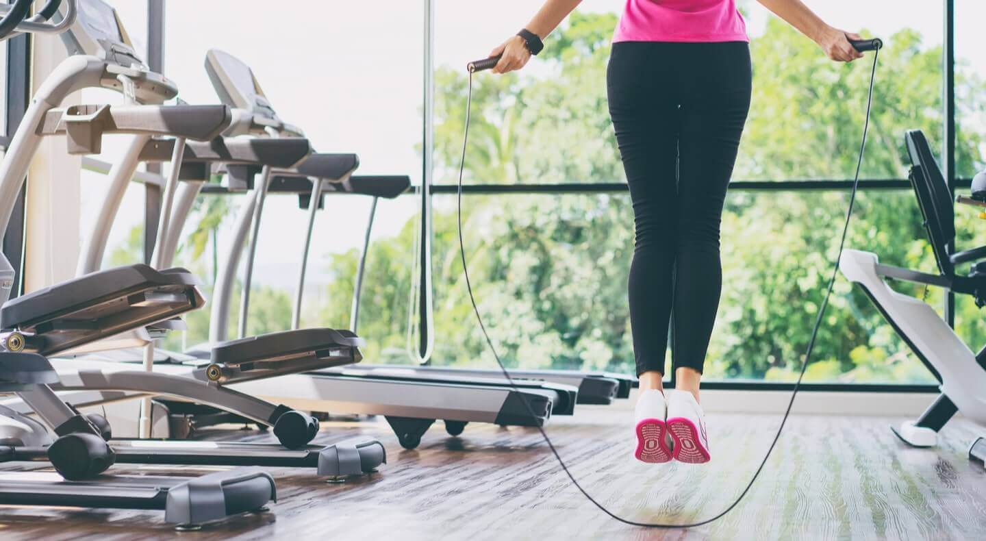 Como fazer stiff? Dicas e benefícios - Smart Fit News