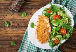 Nutricionista da dicas o que comer em dias quentes?