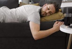 Dormir menos de 5 horas por noite prejudica seu sono e aumenta o risco de doenças I