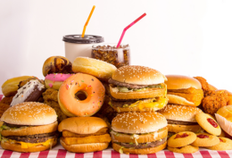 Como lidar com a compulsão alimentar? - Smart Fit Nutri