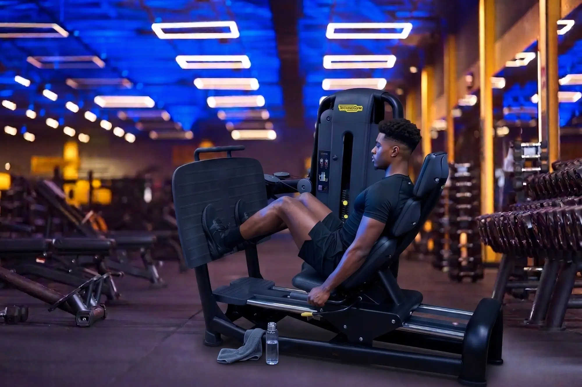 Leg press 180 ou linear: entenda qual escolher no treino